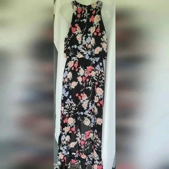 Elle | Floral Chiffon High-Low Maxi Dress in Black Floral Size Large - Picture 6 of 10